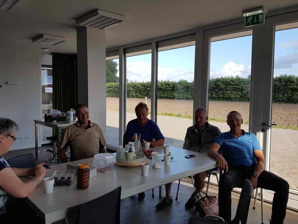 Ad, Henk, Wil en Jan fietsen naar Rome