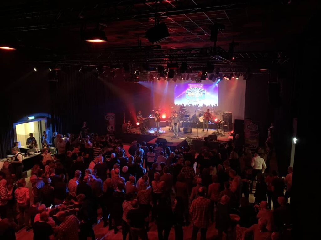 InAndOutOfAfrica-Menopause Nomad-Wilma Vervoort-Tekstschrijver-Power of the pen-Menopause Magician-Interactive Acts-vrienden-van-best-live