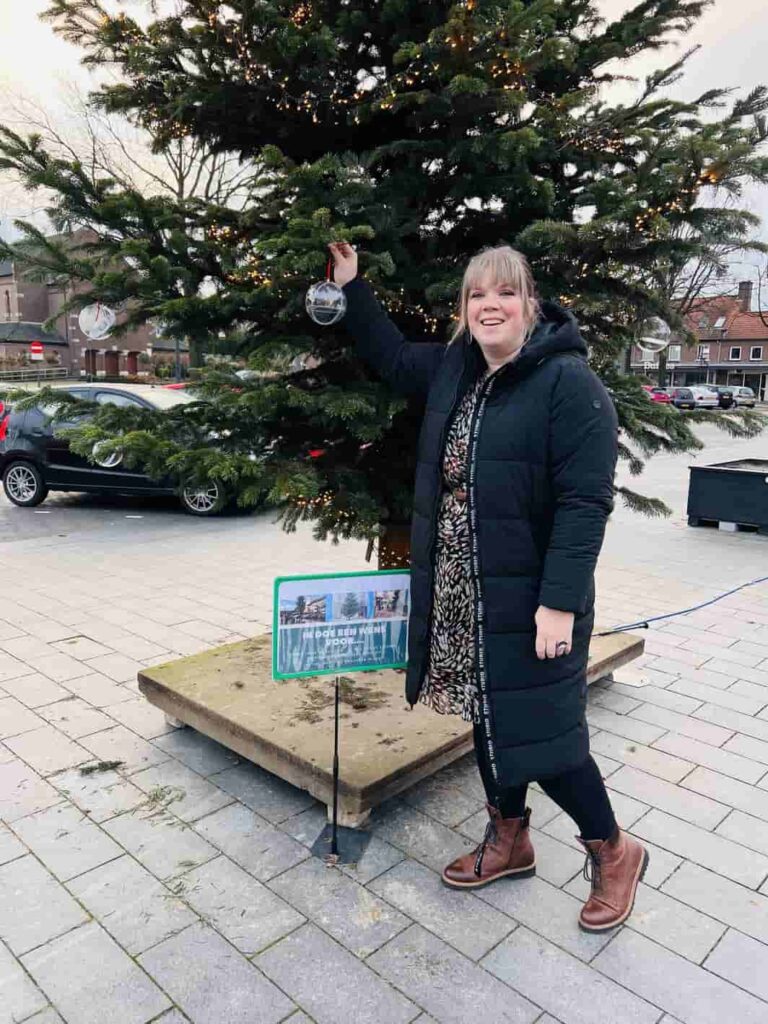 inandoutofafrica-wilma vervoort-mijn moedboek-power of the pen-interactive acts-menopause magician-tekstschrijver-wensbomen 2