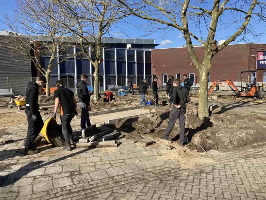 inandoutofafrica-menopause nomad-mijn moedboek -tekstschrijver-powerofthepen-interactiveacts-wilma vervoort-kempenhorst