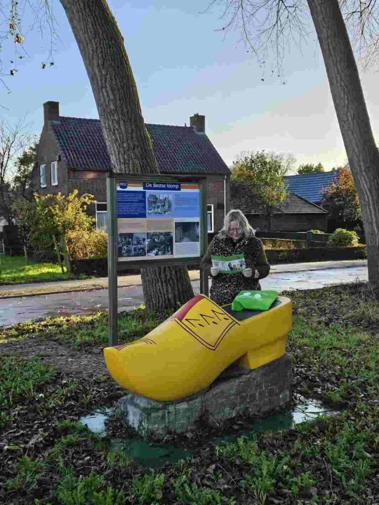 inandoutofafrica-menopause nomad-wilma vervoort-tekstschrijver-eindhovens dagblad-interactive acts-buurtgezinnen.nl-