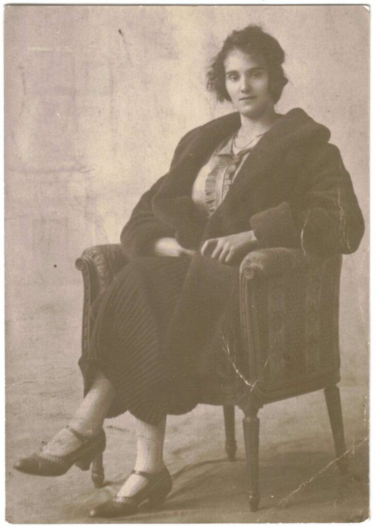 InAndOutOfAfrica-Menopause Nomad-Wilma Vervoort-Tekstschrijver-Power of the pen-Menopause Magician-Interactive Acts-EersteHulpBijOvergang-MijnMoedboek-dewereldvanbnnvara-oma de bie