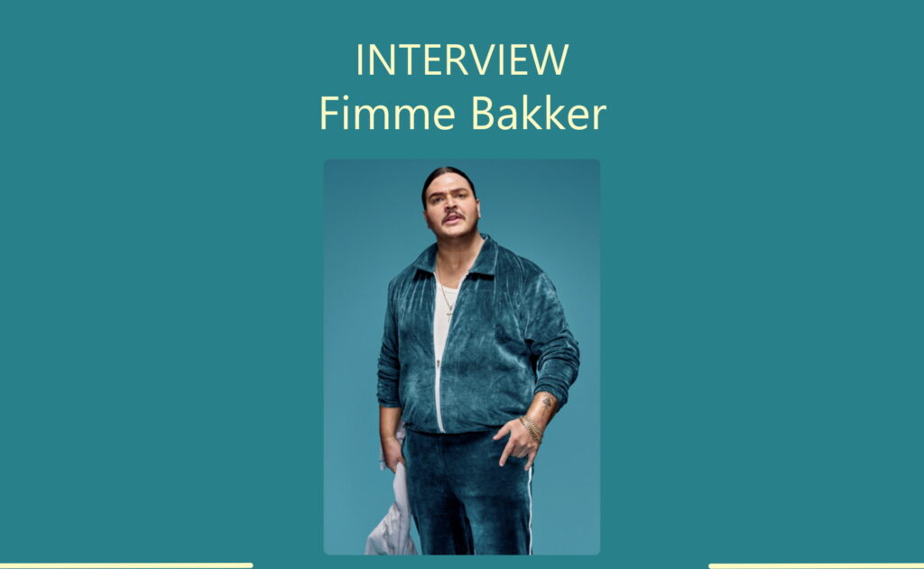 Cabaretier Fimme Bakker geïnterviewd door journalist Wilma Vervoort over zijn boek Zwaargewicht